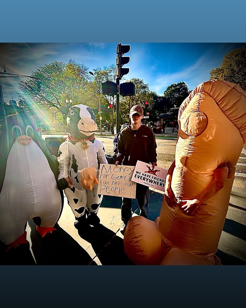 therootedloft's tweet photo. Fave pic from #NoKingsDayOct18th #boston https://t.co/6j3FNdX8KL