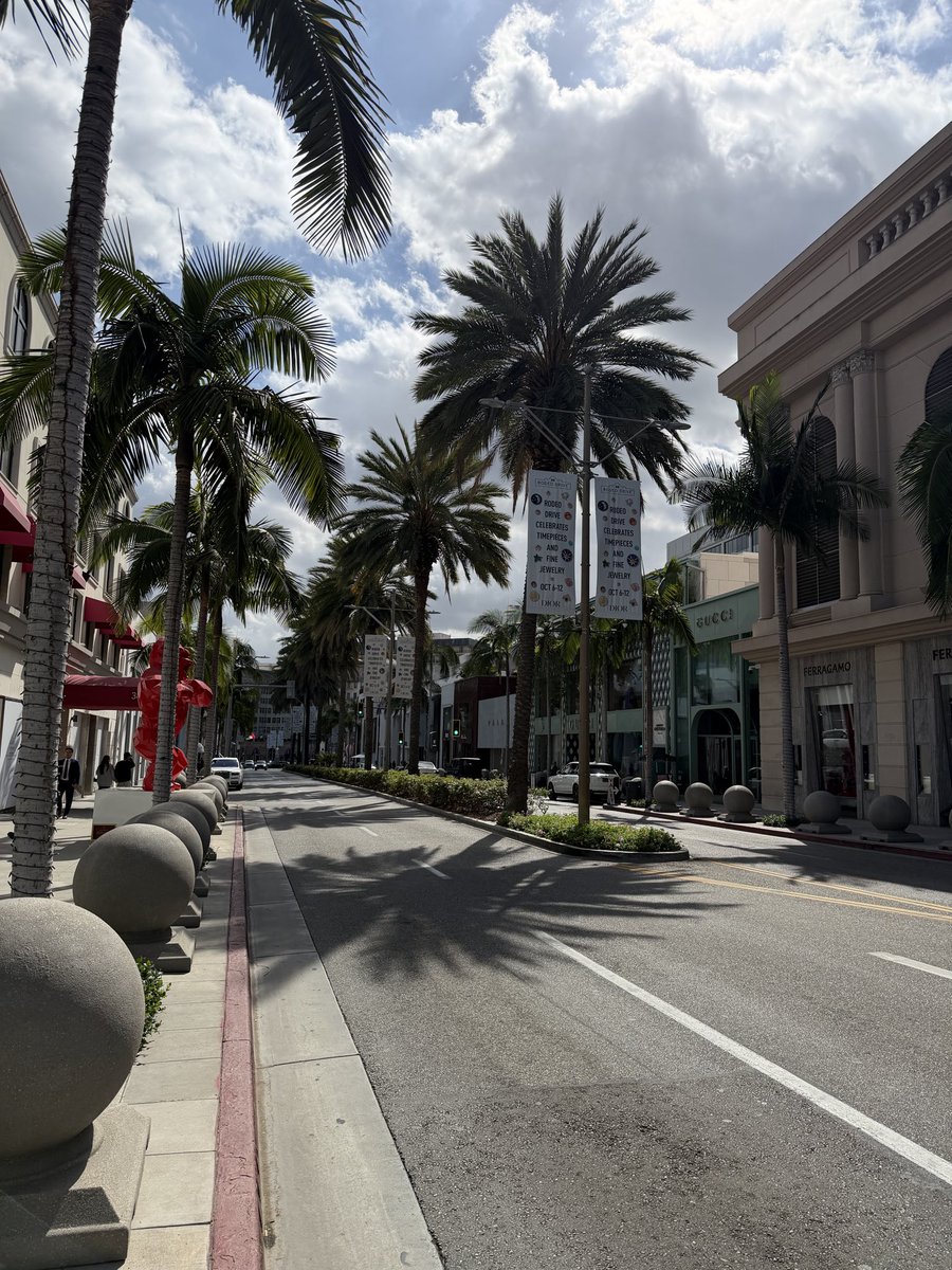 Charlie Mackay, M.Ed. (@mrmackap) on Twitter photo Checking out Beverly Hills, CA. ποΈ ποΈ Checking out Beverly Hills, CA. ποΈ ποΈ