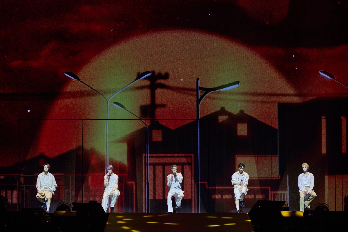 #WayV, 中 상하이 최대 공연장 2년 연속 전석 매진! 두 번째 투어 순항 
독보적 음악과 퍼포먼스의 향연+뜨거운 현지 인기 재입증! 다음은 청두로

m.entertain.naver.com/now/article/46…

#WayV #威神V 
#NOWayOUT #WayV_NOWayOUT 
#WayV_NOWayOUT_SHANGHAI