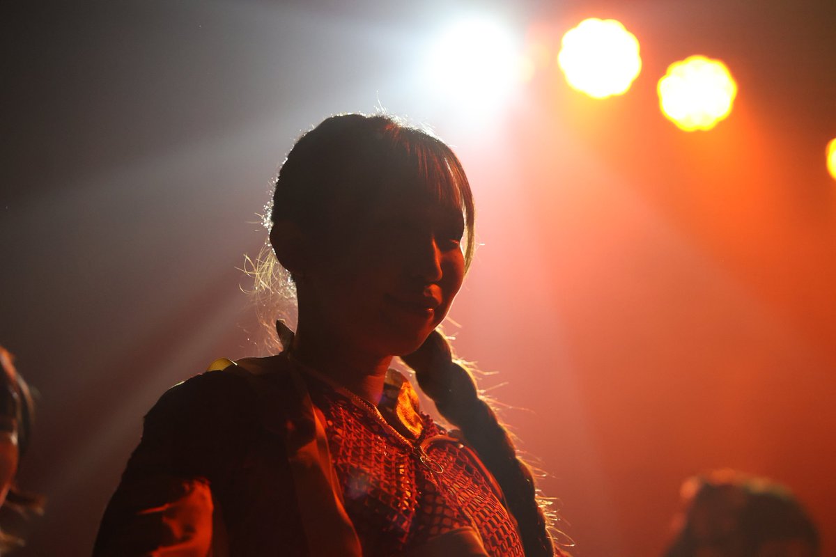 山口県周南市ライジングホール
とり天チャンポン定食ツアー2025 
山口編
#朝日奈みみ さん
#BANZAIJAPAN
#ライブでバンザイ
照明に映し出されたシルエットも素敵ですね。