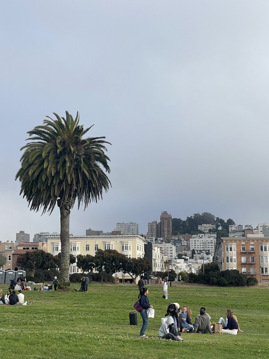 juliafedorin's tweet image. Why Toronto over San Francisco?
Someone asked this at a @build_canada event I attended this week, and it stuck with me, especially as someone who previously wanted to move to SF.
Here’s how I’d answer it:
-The most diverse city in the world.
-Some of the best food anywhere.…