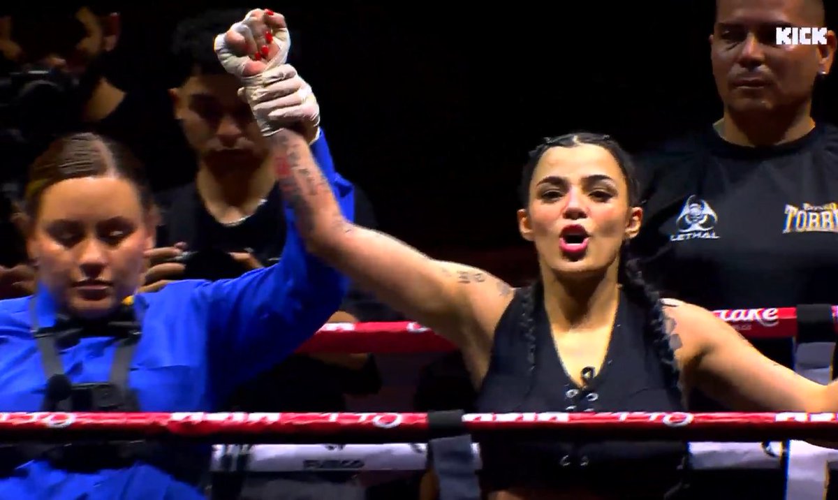 vanets219's tweet image. Ganadora absoluta, callando a ciertas cucarachas que se la pasaban jodiendola en sus redes.
#StreamFighters4