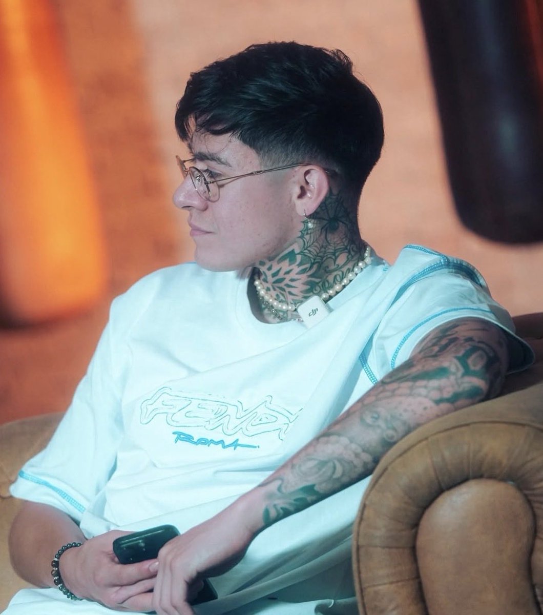 Todo lo que esté hombre toca lo hace iconico, sin duda alguna él también ganó.  
#StreamFighters4