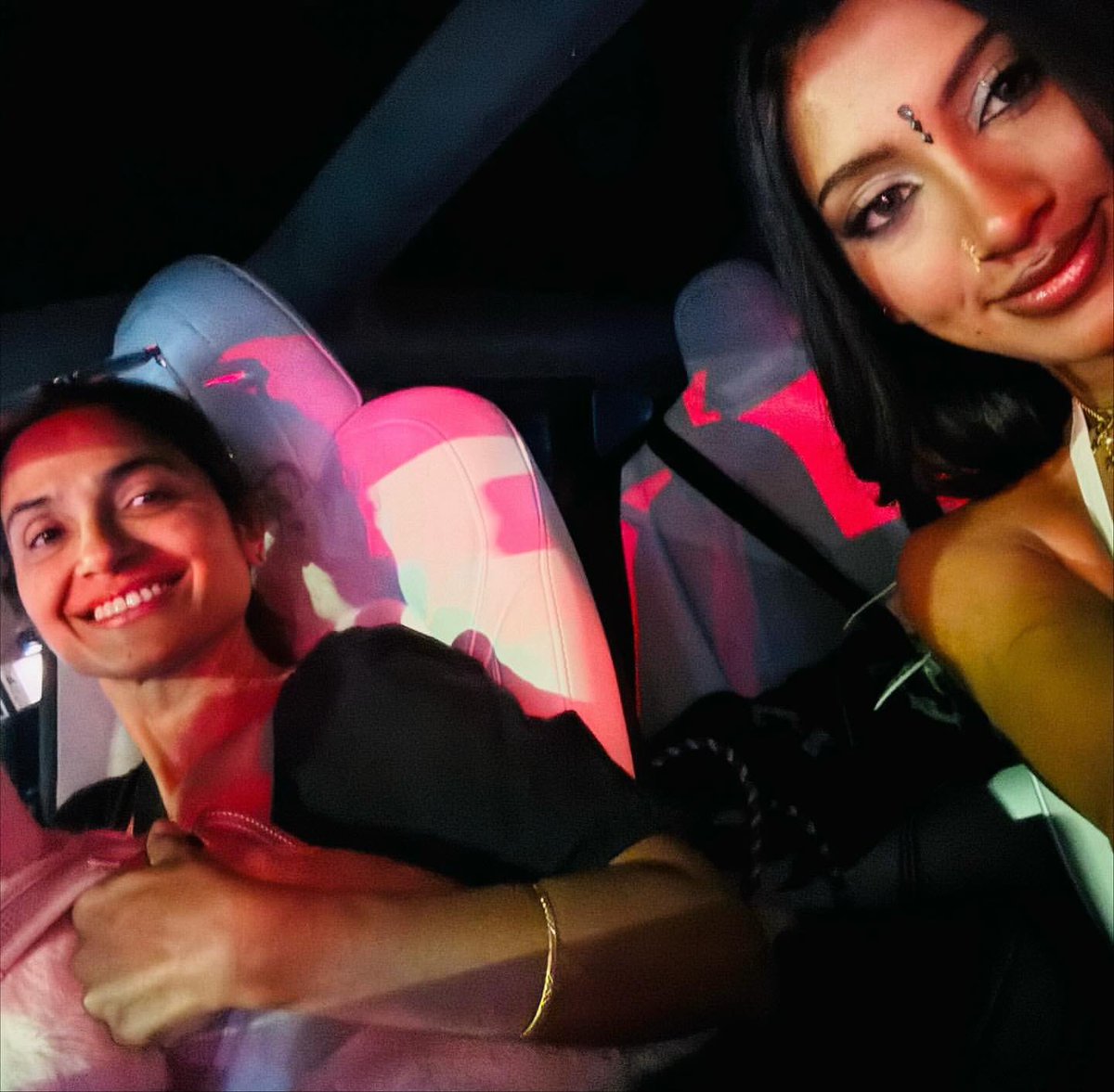 larathinker's tweet image. lara instagram update 

(3/3)

#KATSEYE #LARA