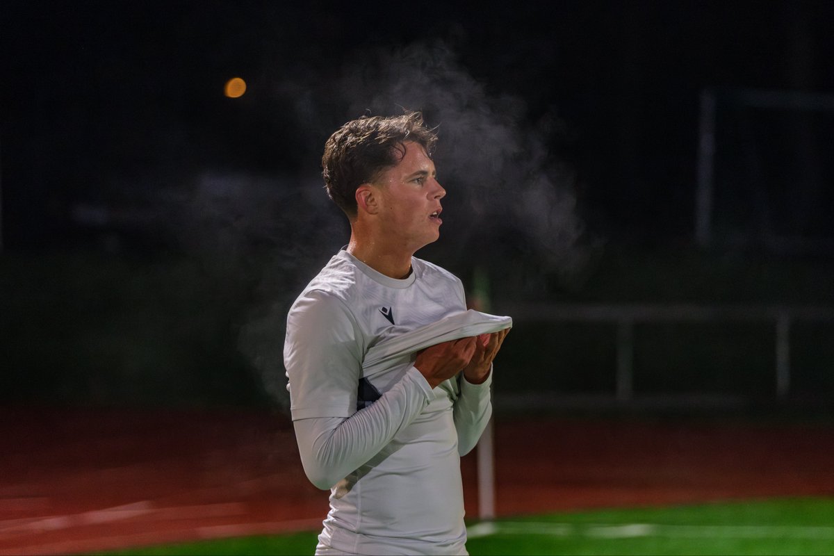 Nokkrar myndir frá leik Breiðabliks og Víkings í kvöld ❤️🖤 Fleiri myndir má sjá hér :
haphotos.mediadrive.com/gallery/18.10.…