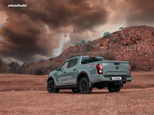 AutoTraderSA's tweet photo. Pro2X vs. Pro4X: What's the real difference in the #NissanNavara lineup? 🤔 Don't buy the wrong bakkie! We break down the specs, features, and capability differences you need to know 👉 https://t.co/bSAUoWlmZy
#NavaraProX #Pro2X #Pro4X #BakkieLife #4x4 #CarComparison https://t.co/QHRprw2CRo