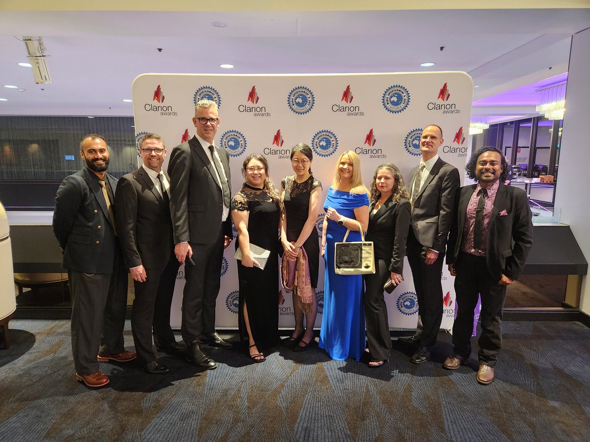 Ludges's tweet image. Journalism team of @UniofQld makes a big showing at the Queensland Clarion Awards &amp;amp; SCA Head of School Jenna Ng presented the Most Outstanding Contribution to Journalism Award to Andrew Lofthouse @UQCom_Arts @Loftea