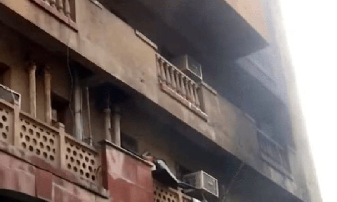 SaketGokhale's tweet image. The pathetic condition of Delhi Govt

Yesterday, there was a massive fire at our building Brahmaputra. This is the official residence for Rajya Sabha MPs located just 100 meters from Parliament. 

We saw first-hand the dismal state of affairs in Delhi under the BJP Govt:

👉…