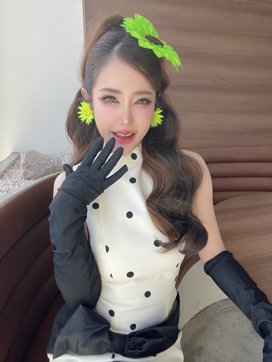 nooknickKimChoi's tweet image. ไซน์กับแบมครั้งแรก  คุยไรดีอ่ะ ตื่นเต้นนอนไม่หลับเลยย 
วันนี้สาวหลงยุค ไปหาแบม

#KPOPMERCH #케이팝머치
#แบมแบม #BamBam #뱀뱀
#HOMETOWN