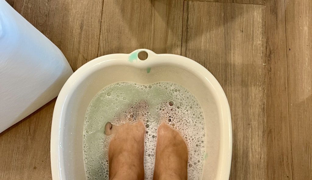 lavlianjeli's tweet image. Baka naman deserve ko umagaw ng konti sa tf at sahod kase ang sipag sipag ko ngayong October 😅 #pampertime #metime  @nailaholics