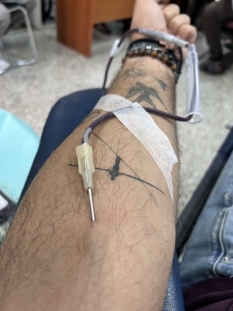 Να δίνετε αίμα παιδιά… 
Κάποιος κάπου ,κοντά ή μακριά σας, γνωστός ή άγνωστος, το έχει ανάγκη..
Κ μια μέρα ίσως να το χρειαστούμε κι εμείς…
Καλημέρα κόσμε