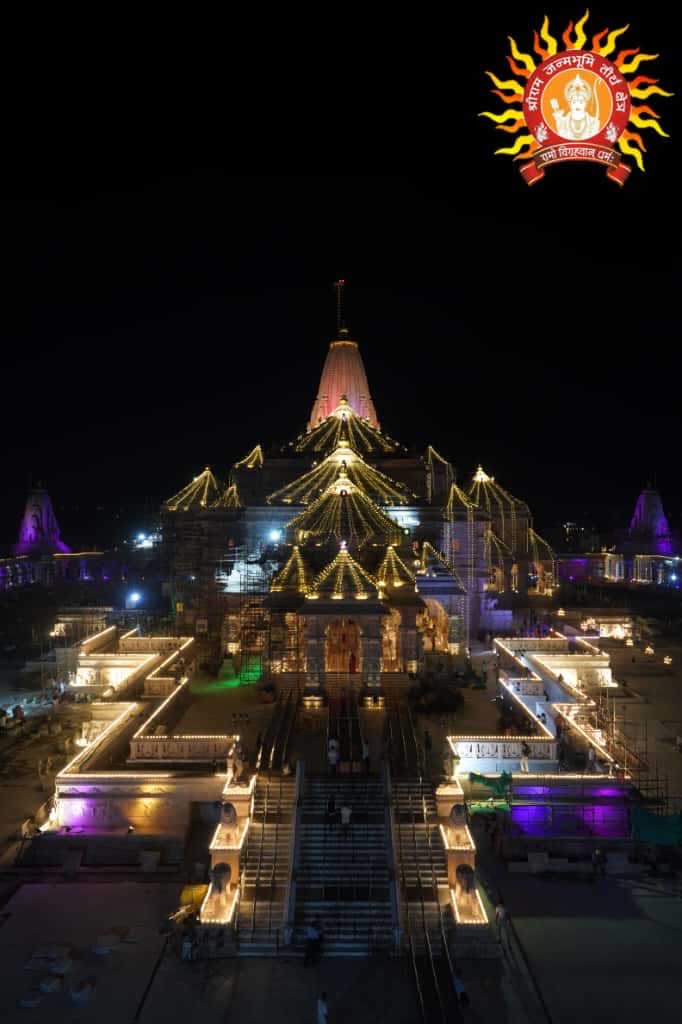 ShriRamTeerth's tweet image. दीपावली पर सुंदर प्रकाश मालिका से जगमगाता श्री राम जन्मभूमि मंदिर
On Diwali, the Shri Ram Janmabhoomi Temple glows beautifully with a magnificent garland of lights.