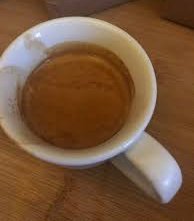 Ja sam spreman da docekujem goste da slava prodje kako Bog zapoveda u miru i dobrom raspolozenju.Dobro jutro ☕🚬