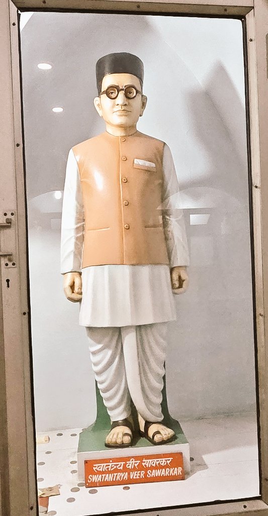 हरिद्वार का भारत माता मंदिर- राष्ट्रभक्ति और संस्कृति का संगम

हरिद्वार के पवित्र सप्तसरोवर क्षेत्र में स्थित भारत माता मंदिर केवल एक धार्मिक स्थल नहीं, बल्कि यह भारतीय संस्कृति, अध्यात्म और राष्ट्रभक्ति का अद्वितीय प्रतीक है।

इस मंदिर की स्थापना जगद्गुरु स्वामी सत्यमित्रानन्द