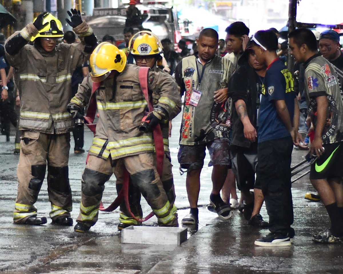Fire Rescue Manila IN PHOTOS | Fire and rescue volunteers from different organizations in ...