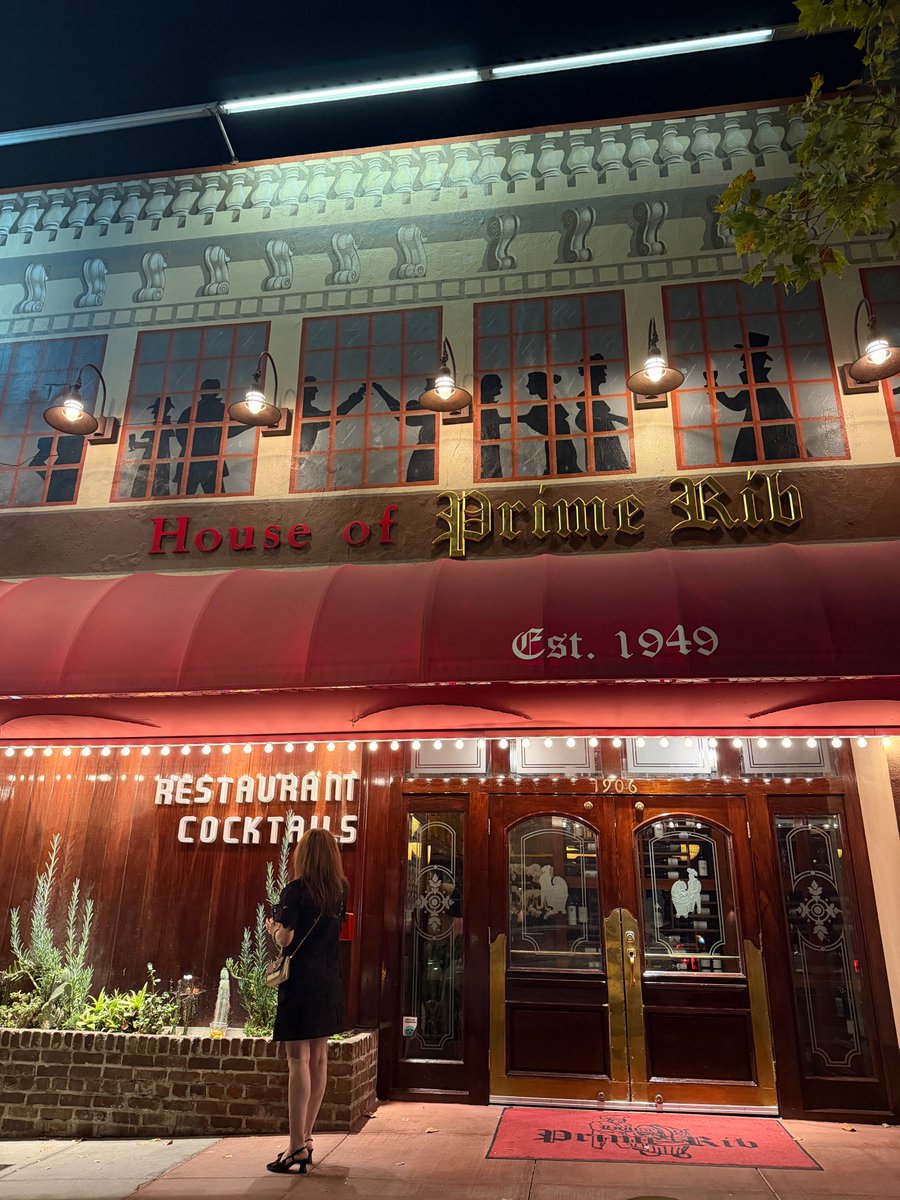 JeTaime_Jen's tweet photo. Had a rough day. Ended up at House of Prime Rib. https://t.co/nh812H3khc