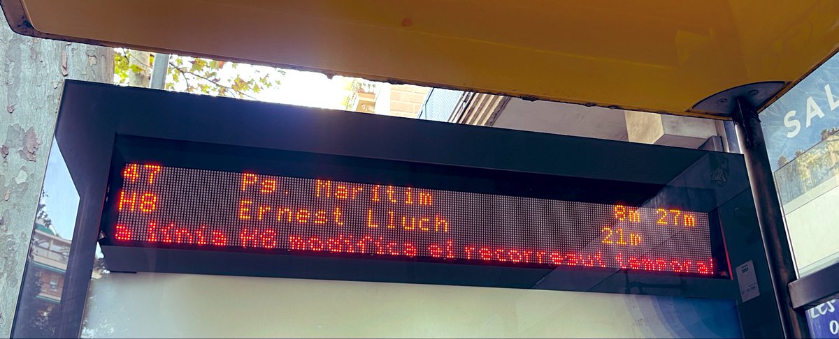 Aixecar-se d’hora per anar a treballar i trobar-te amb aquesta freqüència de pas a l’H6… De debò, <a href="/TMB_Barcelona/">TMB</a> <a href="/TMBinfo/">TMBinfo</a>? El cap de setmana les persones també existim!