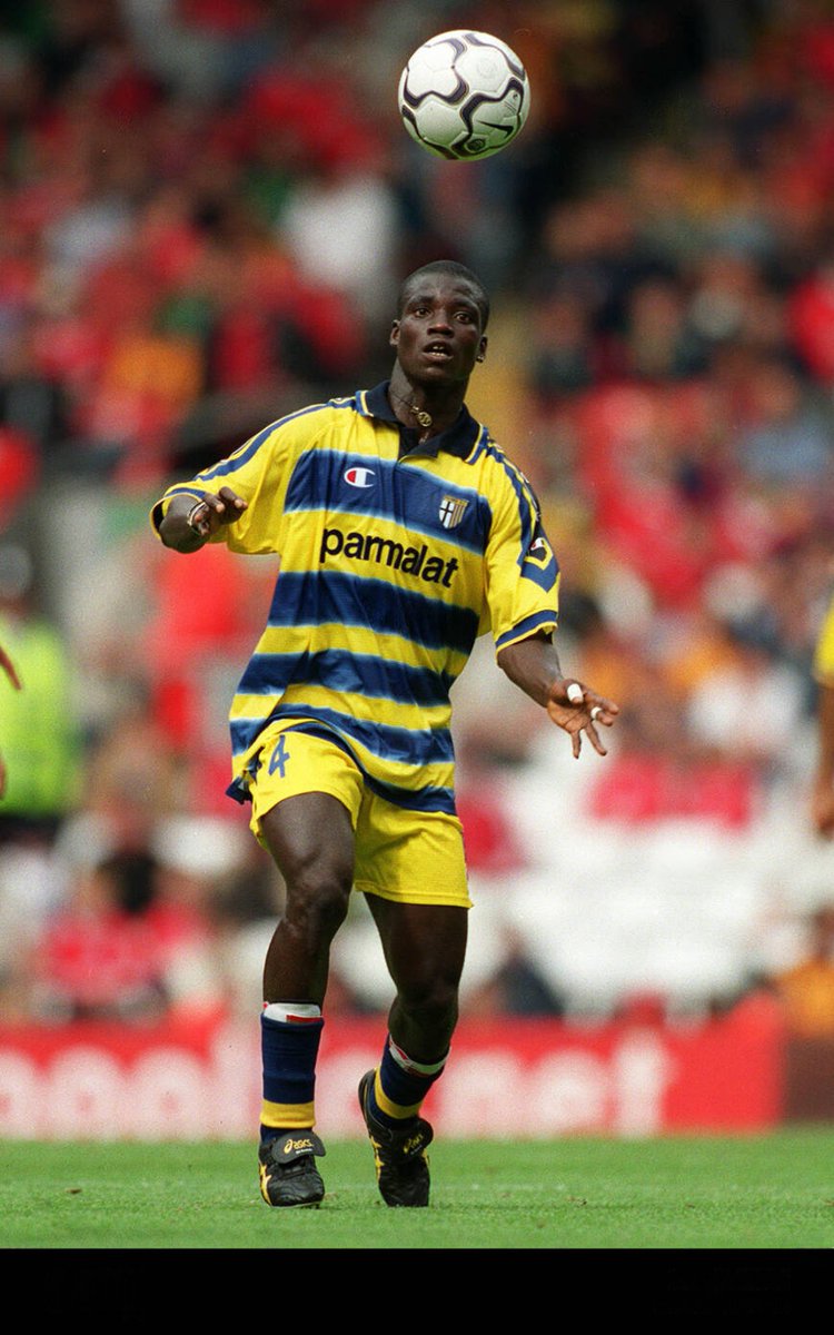 DavidCo89272207's tweet image. Seguimos añadiendo detalles gracias al grandisimo trabajo de @BohemioI81892 , en este caso del futbolista del Parma Stephen Appiah. #PES2001