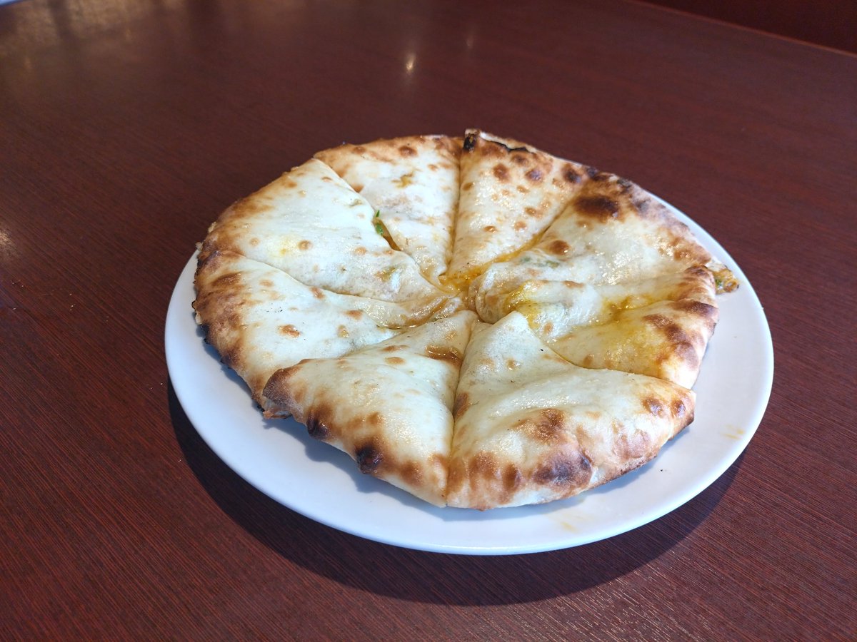 hideyogini's tweet photo. 富里市のロイヤルキッチンでジョルモモとカレーパラタ
いつの間にかスープモモが恋しい季節になりました😉
店員さん曰く「身体にいいスパイスたくさん使っているから、汗をかいてお風呂に入るのと同じ効果ある」確かに食後はスッキリ、少し食べすぎたけど😅 https://t.co/fXoT3urGU7