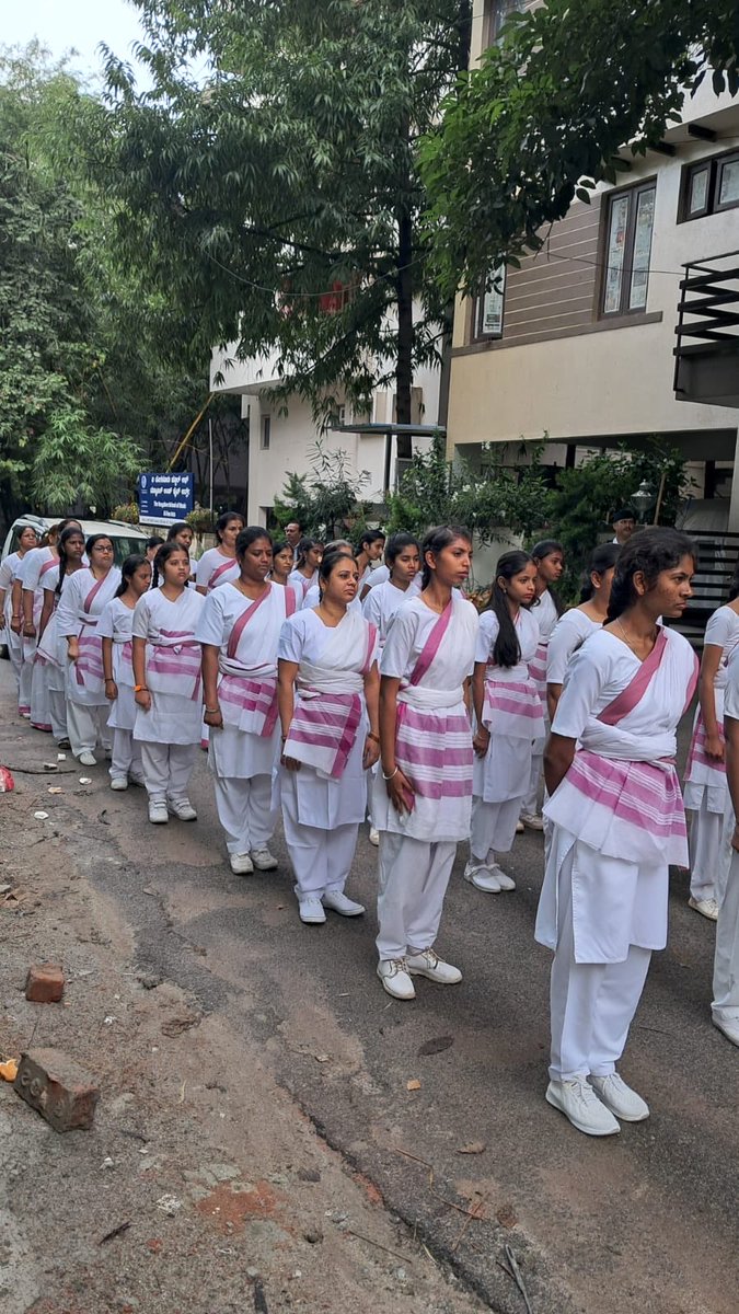 sprakaashbjp's tweet photo. Woh Now even Women Swayamsevaks are taking out Route march  in b’lore. 

Heart breaking Alwa @PriyankKharge sir? That too after Kalburgi bench permitting route march in chittapur. @camohanbn @Nimmabhaskar22 @Girishvhp @keshavaprasadsg @MalavikaBJP https://t.co/0ivIXKAhB0