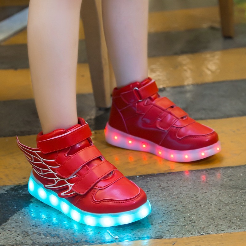UnicunShop's tweet photo. Get ready to light up the night! ✨ Our Kids' LED Light Up Shoes are here and they're TRON-tastic! 😎 These comfy kicks will make your little one the coolest kid on the block. https://t.co/i4ygd4q1LP #KidsShoes #LightUpShoes #TechGifts https://t.co/eoy6P85FMA