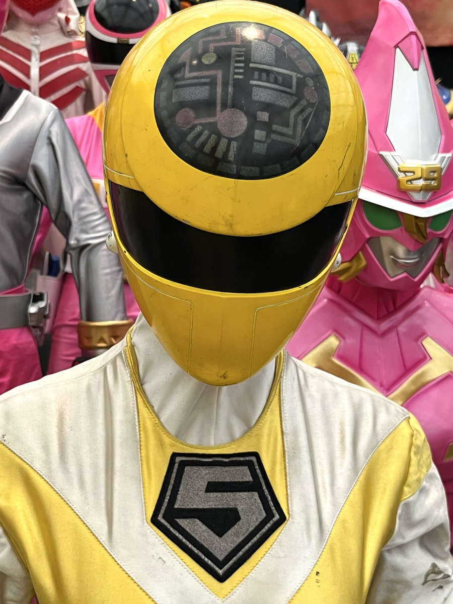 yellowflashman's tweet photo. イエローマスク🥹
ほんまにかっこよかったです！！！

#マスクマン
#スーパー戦隊展 https://t.co/EdhrDxkSVN