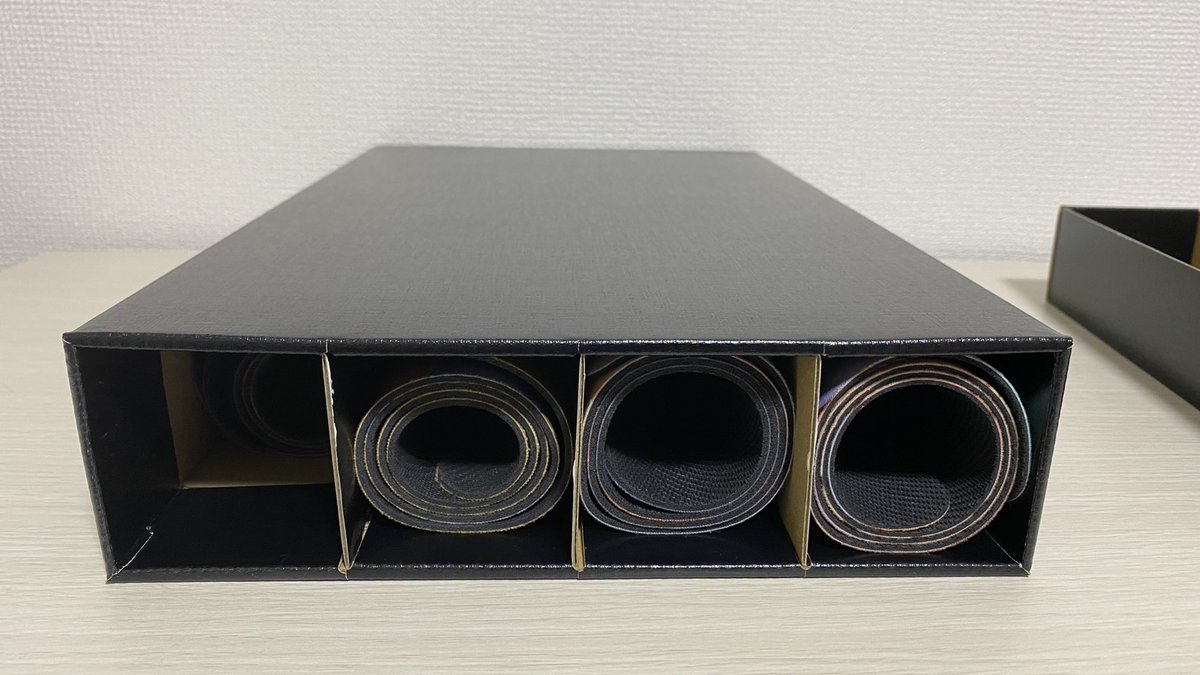 TCG】ありそうで無かった、プレイマットをまとめて4枚収納できる組立