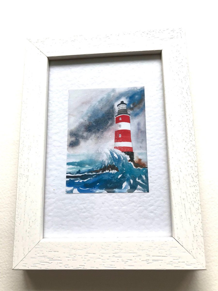 MormorJan's tweet image. Happy Sunday #UKGiftHour #UKGiftAM #SundayFringe #SmartSocial A popular gift for light house fans - Watercolour framed print cardsbymormorjan.etsy.com/listing/667104… #ShopIndie #CraftBizParty #MHHSBD #SMILEtt23
