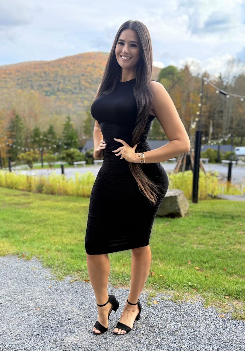 marietemara's tweet image. date w me or 500k?