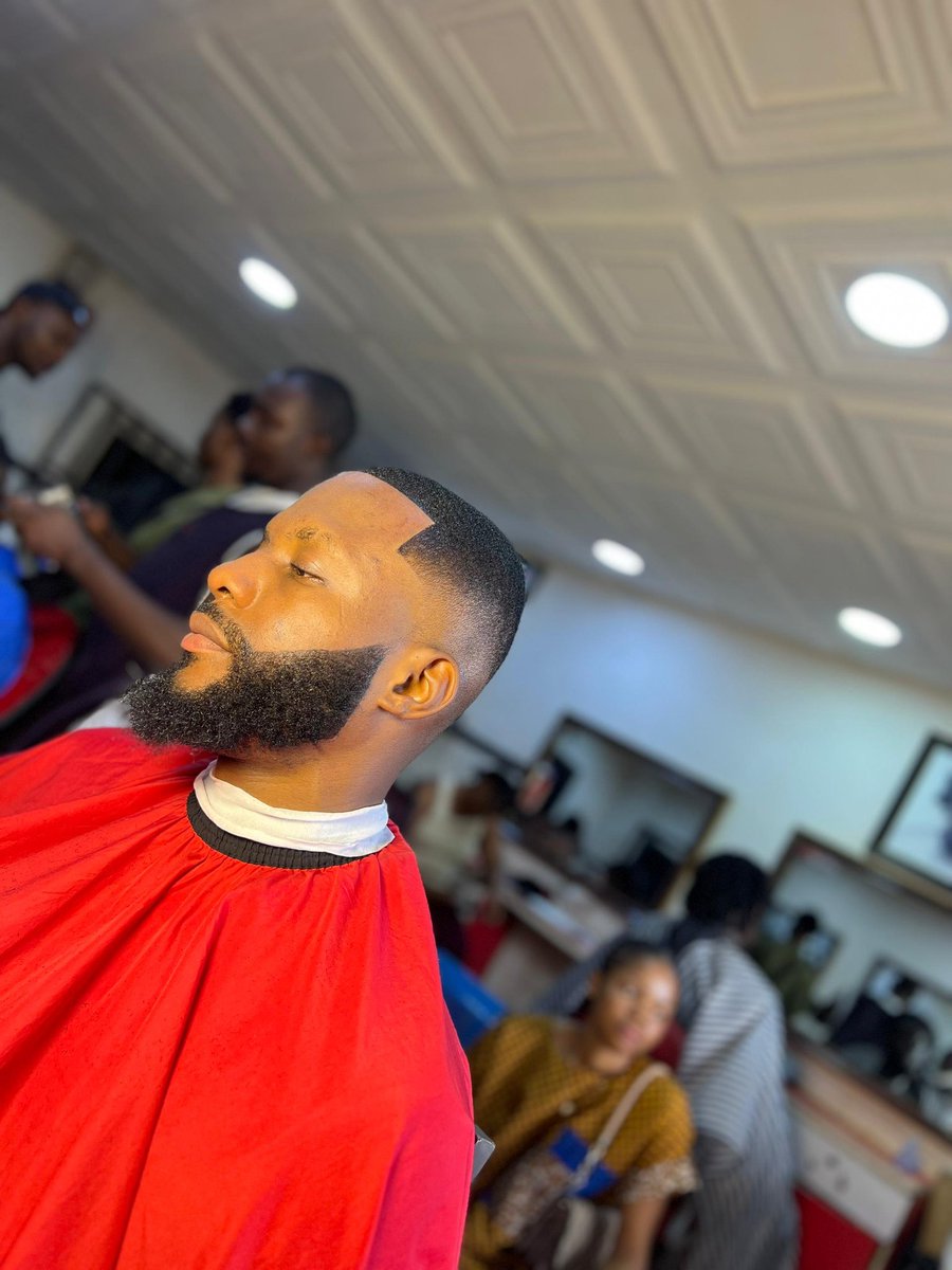 CelebrityBarbe7's tweet photo. One trim and now the exes are reconsidering life choices.
If your barber can’t do this, report him to human rights. 💈🚨 #StopWikeNow Regina, #dfantasyland Odumodu, Tiwa,  Ayra Starr, #aliguactivewear https://t.co/Wkf0bc7QS6