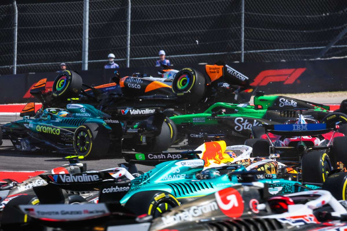 ❓❓Max Verstappen può vincere il Mondiale ❓❓

Piastri | 336
Norris | 314
Verstappen | 281

🏆Con la vittoria nella Sprint, Verstappen guadagna +8 punti su Piastri e Norris portandosi a 55 punti dal leader. 

Dite la vostra 👇

#USAGP #AustinGP #F1 #championship #question