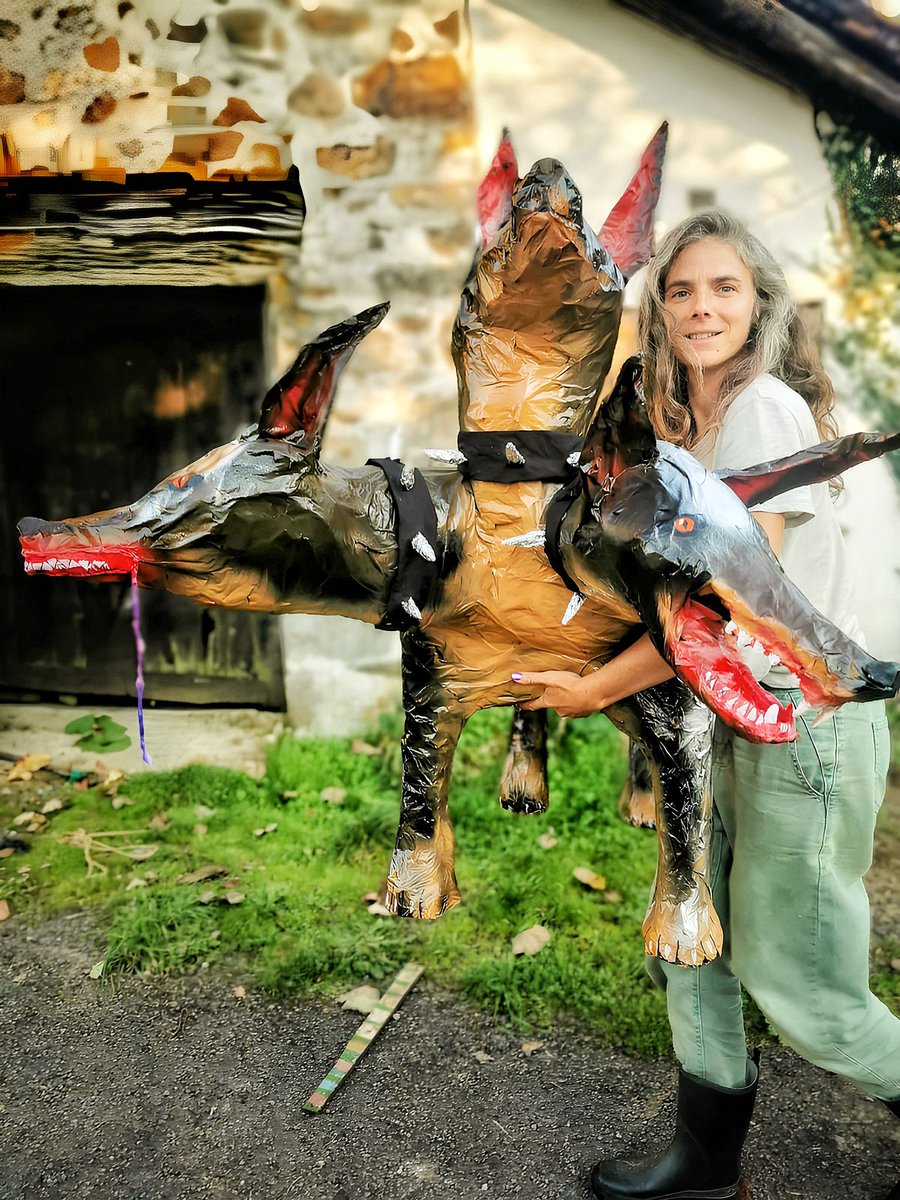 🔵 𝗖'𝗲𝘀𝘁 𝗱𝗶𝗺𝗮𝗻𝗰𝗵𝗲... 𝗲𝘁 𝗼𝗻 𝘃𝗼𝘂𝘀 𝗮𝘁𝘁𝗲𝗻𝗱 ! 🔥
Parcourez #Cassinomagus et lancez-vous en famille dans le jeu de piste « La Prophétie du Feu » : une nouvelle aventure entre mythologie, héros, dieux… et une touche de manga ! 👑🐉
🌐 bit.ly/ToussaintCassi…