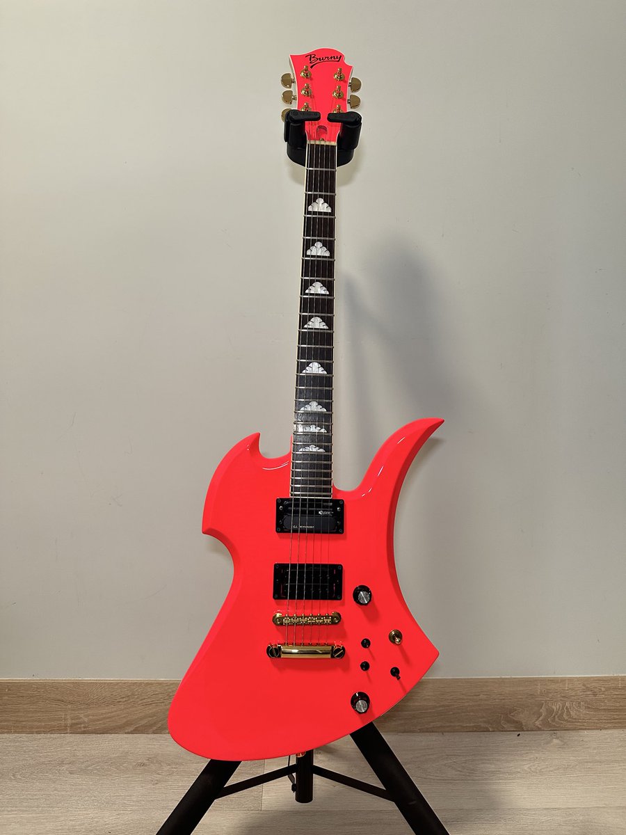 Louis514's tweet photo. hide model

Fernandes Burny MG-145SP Shocking Pink

#hide #Yoshiki #Toshi #Pata #Heath #Taiji #Sugizo #XJapan #Fernandes #Fernandesguitar #Mockingbird #Burny #hidewithspreadbeaver #BurnyMG #Guitar #Lemonedshop https://t.co/gPrElQuhkW