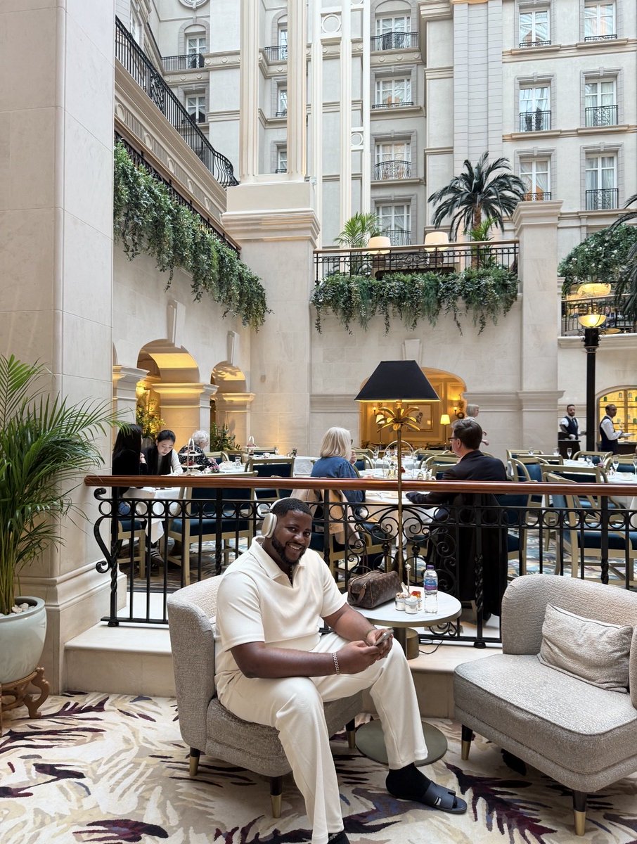 Happy birthday to me❤️

This year has been nothing short of Gods blessings and I am grateful for it all🎂

Today, I have chosen to give back which is what I always do on my birthday and it is my hope that everyone who benefits from this kind gesture  from me goes on to give back