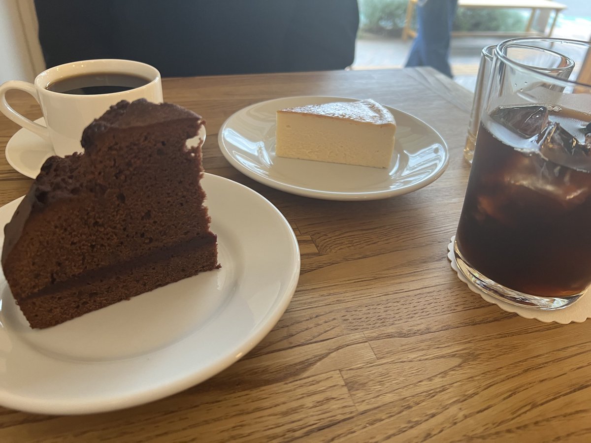 MDLOVE1020's tweet image. お昼過ぎにneiでケーキ🍰を食べてきました。ケーキはビターでコーヒーは最高でしたよ！
#nei #ケーキ #コーヒー