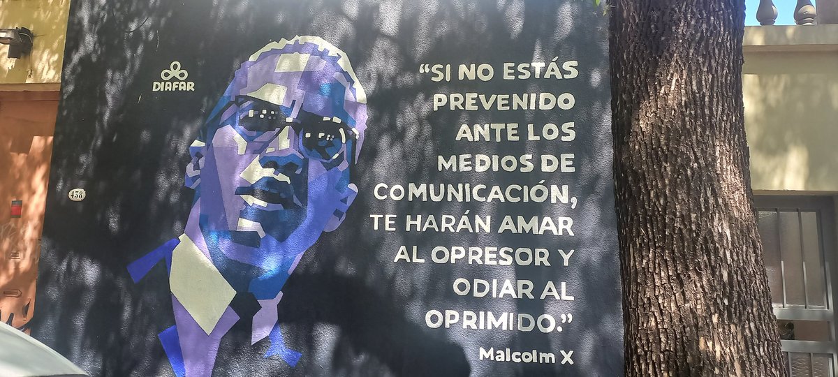 Una pared de Villa Crespo dice..