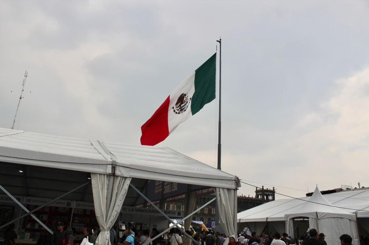 La XXV <a href="/FILZocalo/">#FILZócalo2025</a> está por concluir, tras nueve días de intensa actividad que han reunido voces, ritmos y reflexiones que llenaron de vitalidad cada foro. Charlas, presentaciones, lecturas y música conforman una invitación final para encontrarse con nuevas ideas y con quienes las