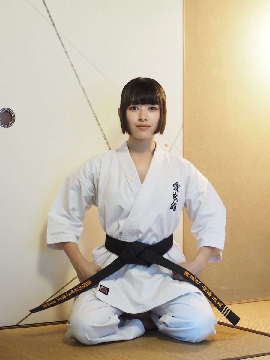 konoooomin's tweet image. 土日空手稽古終了🥋
今月は型をメインとしながら
一般部は組み技なども稽古👊
新たに門弟も数人加わり、まずは
まずは見よう見まねで覚えてもらいます
面倒見のいい黒帯が多く、後輩達の面倒を見てくれて非常に助かっています😌🙏✨
次回は10月25・26日
体験随時受付中◎
aikeikandojo.com/top/