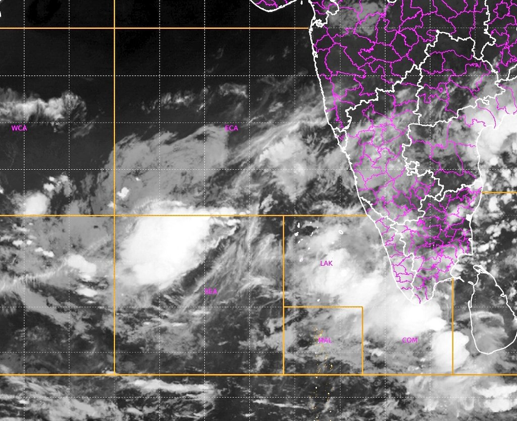 Hosalikar_KS's tweet photo. 19 Oct, #Well_Marked_Low Pressure area over SE Arabian Sea &amp; L'dweep area off Kerala- Karnataka coasts persisted ovr same region at 0530 hrs today.
It is likely to move #WNWwards &amp; #intensify in #depression
during nxt 24hrs.
IMD https://t.co/fImw8X7ckB