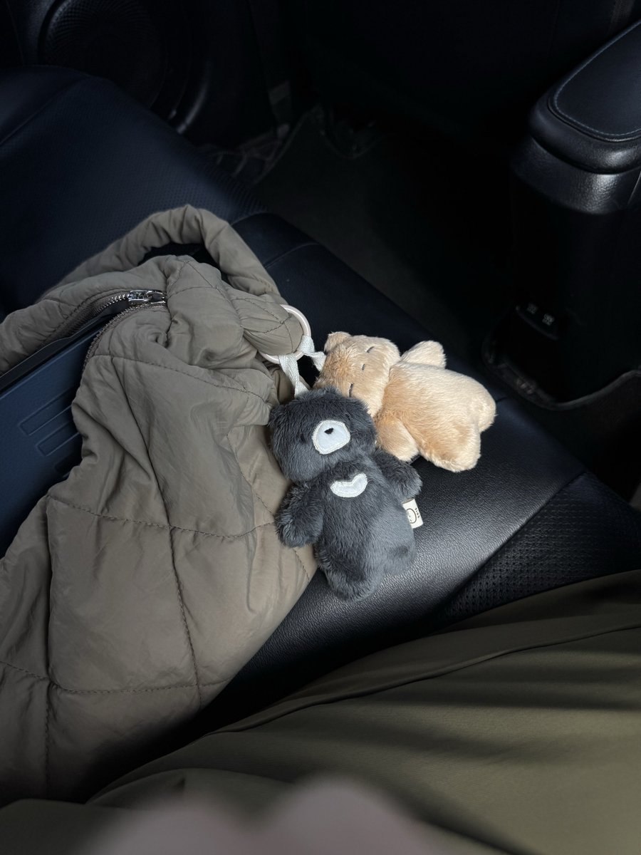 วันสุดท้ายแล้วพวกคุณ~ 

มาซื้อของหน้าร้านหรือกดออยไบนก้อได้นาาา