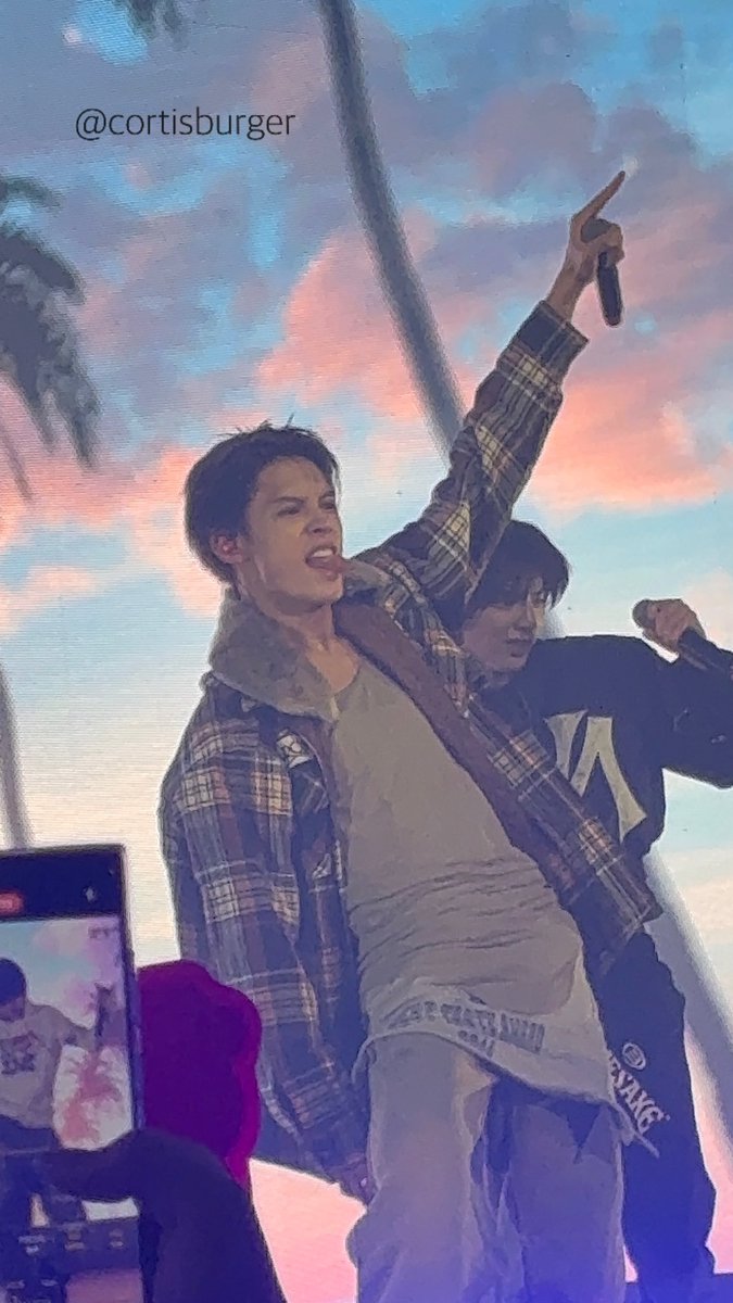 cortisburger's tweet photo. AHHH
#KOOM
#JAMES #제임스
#CORTIS #코르티스
#KOOMfestival https://t.co/1gr5WB12Gm