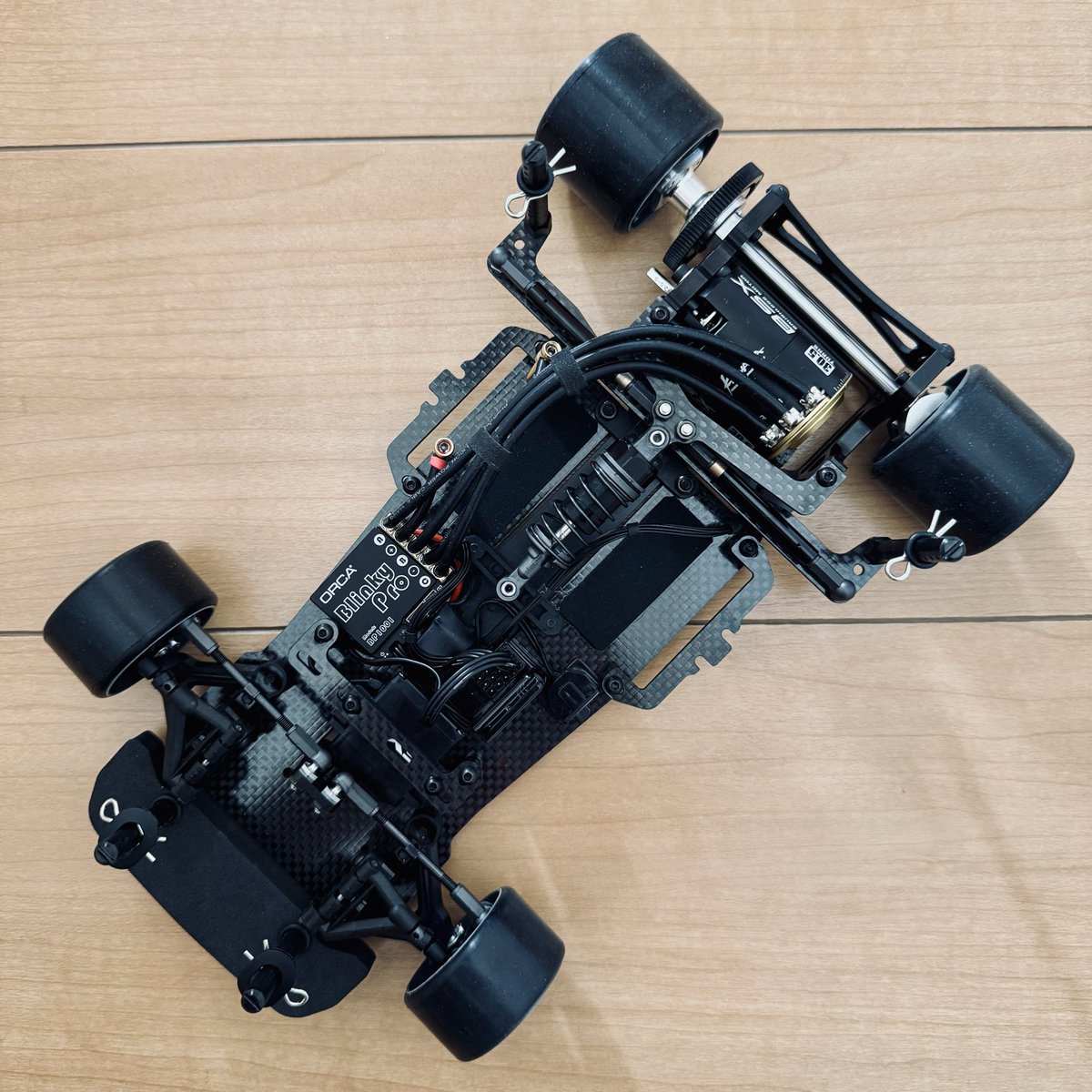 tlinefactory's tweet photo. ゴムタイヤ仕様なM300SR(USspec)できた。
1セル用のESCとバッテリーほしいな。。
#KAWADA #12GT https://t.co/EUEoUvJx5y