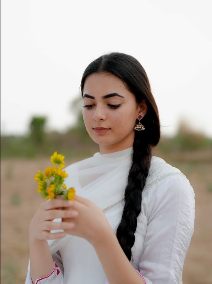 Wake up with gratitude and step into a day full of happiness. 🌻

Good morning x creator's 🌹