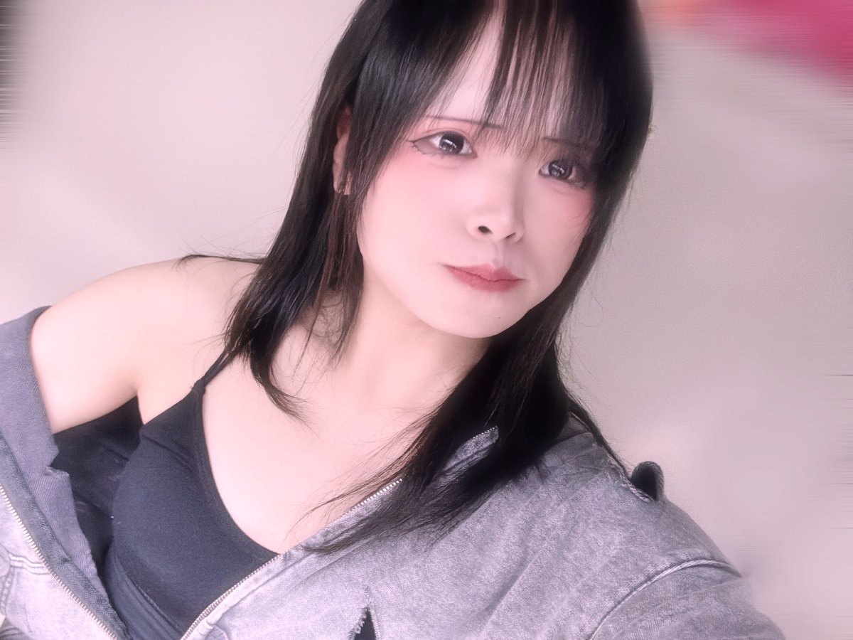 ゆりな tweet media