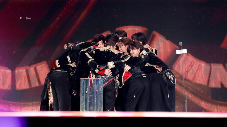 b1n_yu's tweet photo. #2025MAMAVOTE #SEVENTEEN 
영원한 건 이 세상에 없지만
너희와 함께라면 감히 영원을 말하고 싶어 https://t.co/OBIYKH7ncO