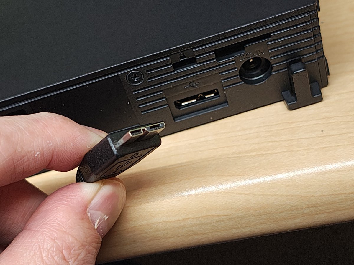 外付けHDDを買ったら謎USB端子だった件(´;ω;｀)