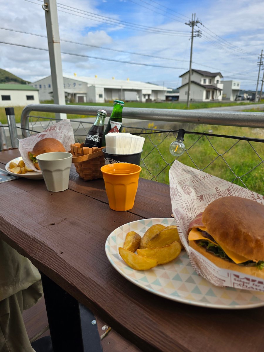 JACAL007's tweet image. 加古川の #Route65 へ初めて来ました
ハンバーガーもピザも美味しかったねー