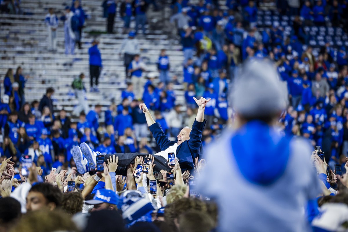 BYUfootball's tweet photo. AYO ... President Reese ... is that you? 😎🤙 https://t.co/0gKACCPGhh