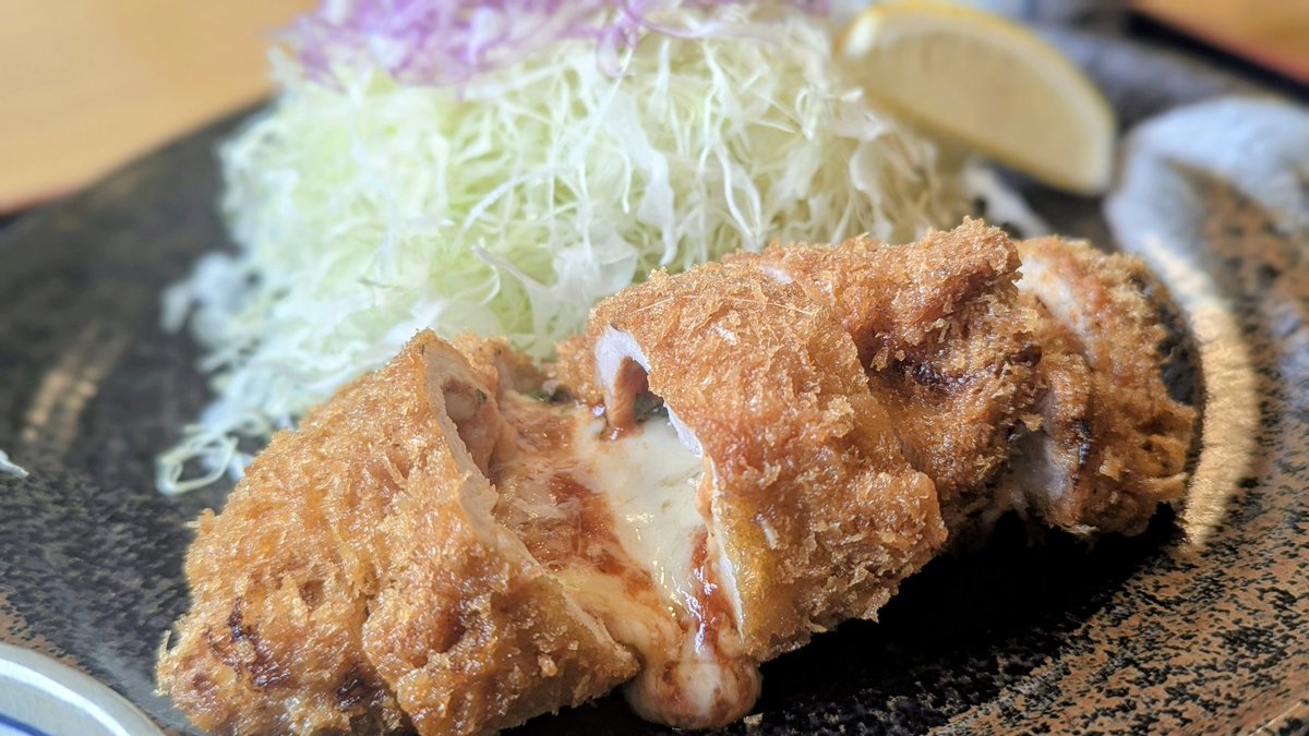 チーズカツにピザソース入ってるの天才