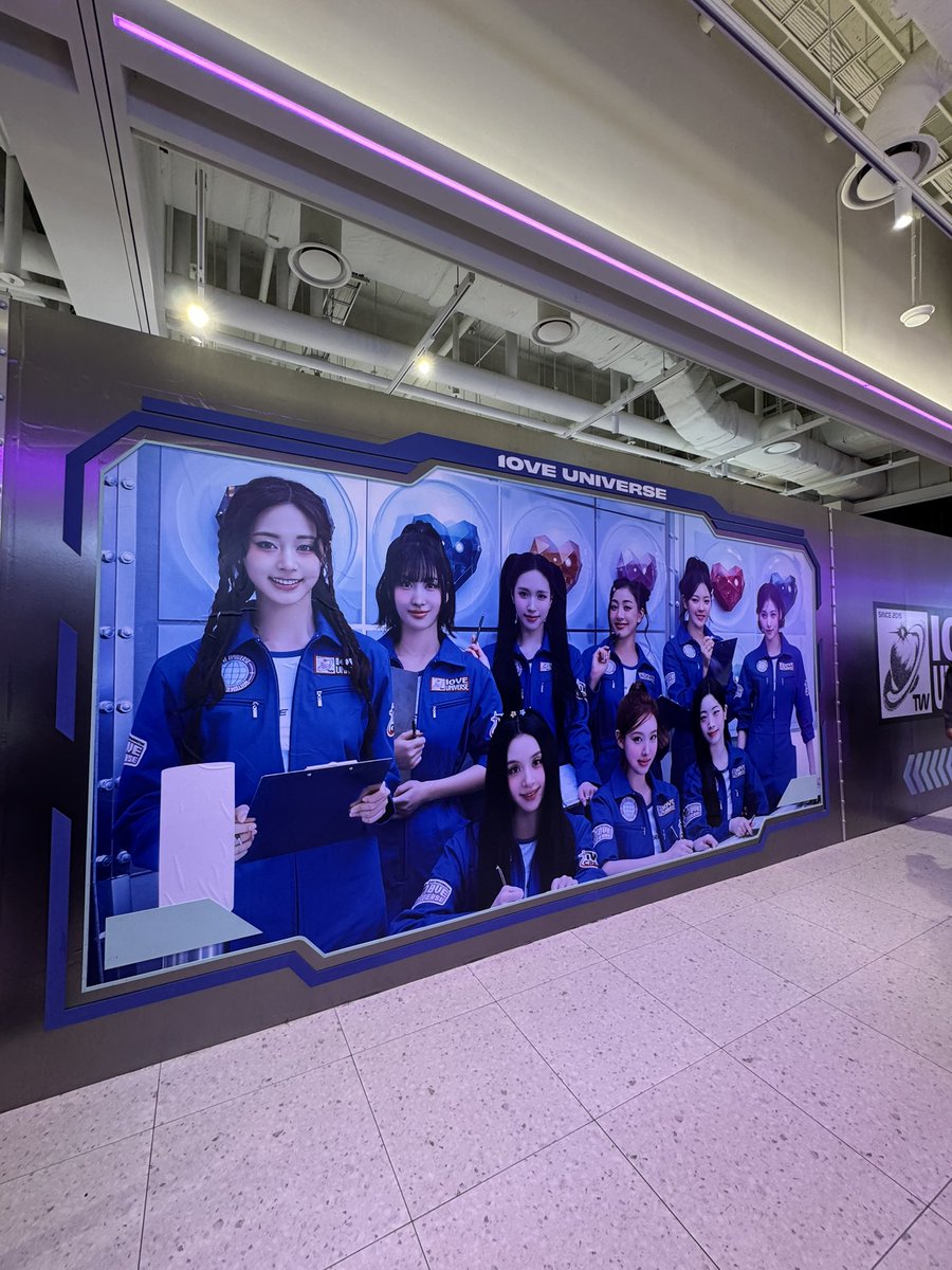 10VE UNEVERSE🌏💖
#트와이스 #TWICE
#TWICE_10TH_ANNIVERSARY
#10VE_UNIVERSE_POPUP
#FANS_SHOP #팬즈샵